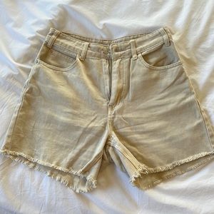 DISSH Shorts in Bone